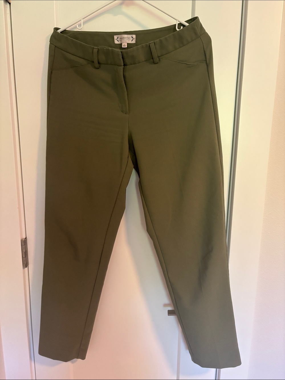 Nanette Olive Straight-Leg Tailored Pants
